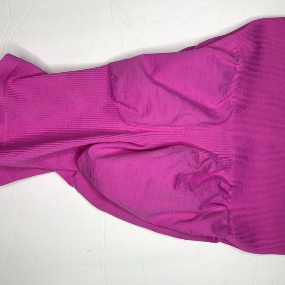 Lazuli Label LARGE Scrunch Seamless Ribbed Contour Shorts - Picture 7 of 11